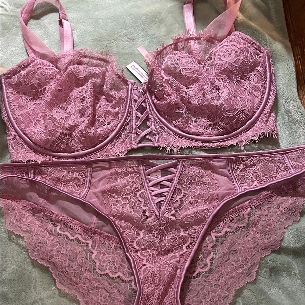 Lace Lingerie Set in Pink